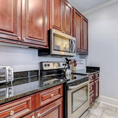 Historic Savannah Gold Private Condo With Pool - 2Bed, 1&Half Bath, Sleeps 6, 1St Floor, 15 Min Walk To Historic Savannah Center And All Attractions Exterior photo