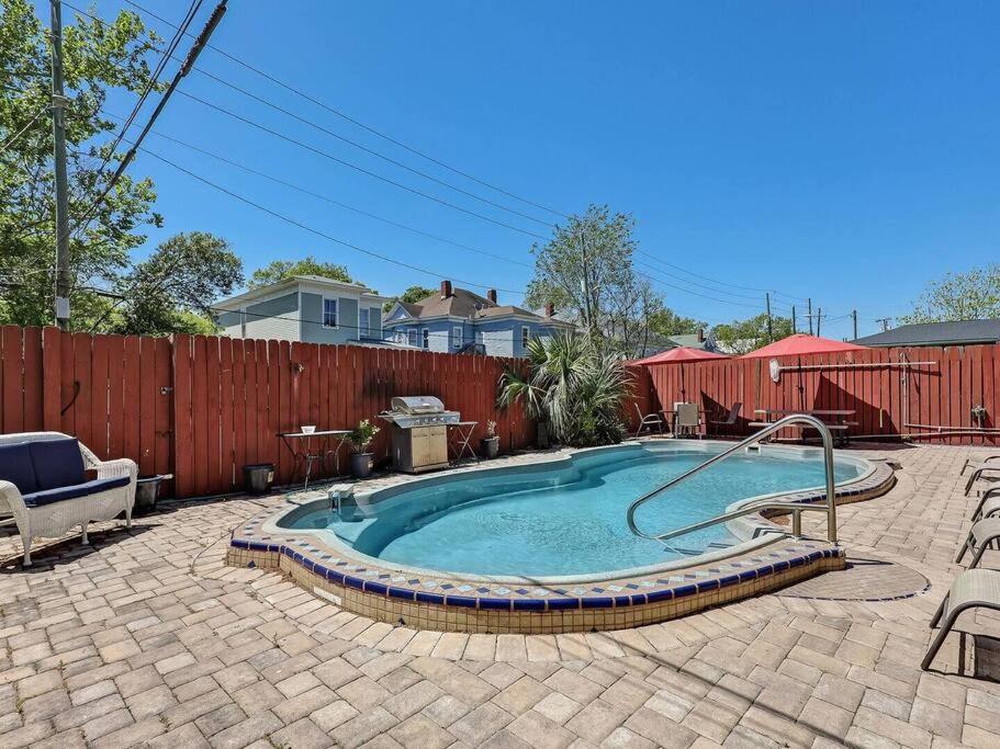 Historic Savannah Gold Private Condo With Pool - 2Bed, 1&Half Bath, Sleeps 6, 1St Floor, 15 Min Walk To Historic Savannah Center And All Attractions Exterior photo